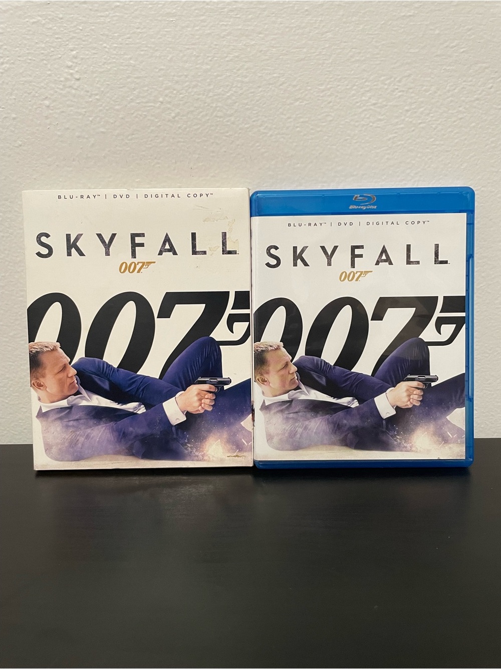 Skyfall 007 Blu-Ray DVD Movie Daniel Craig James Bond w/ Slipcover 2012